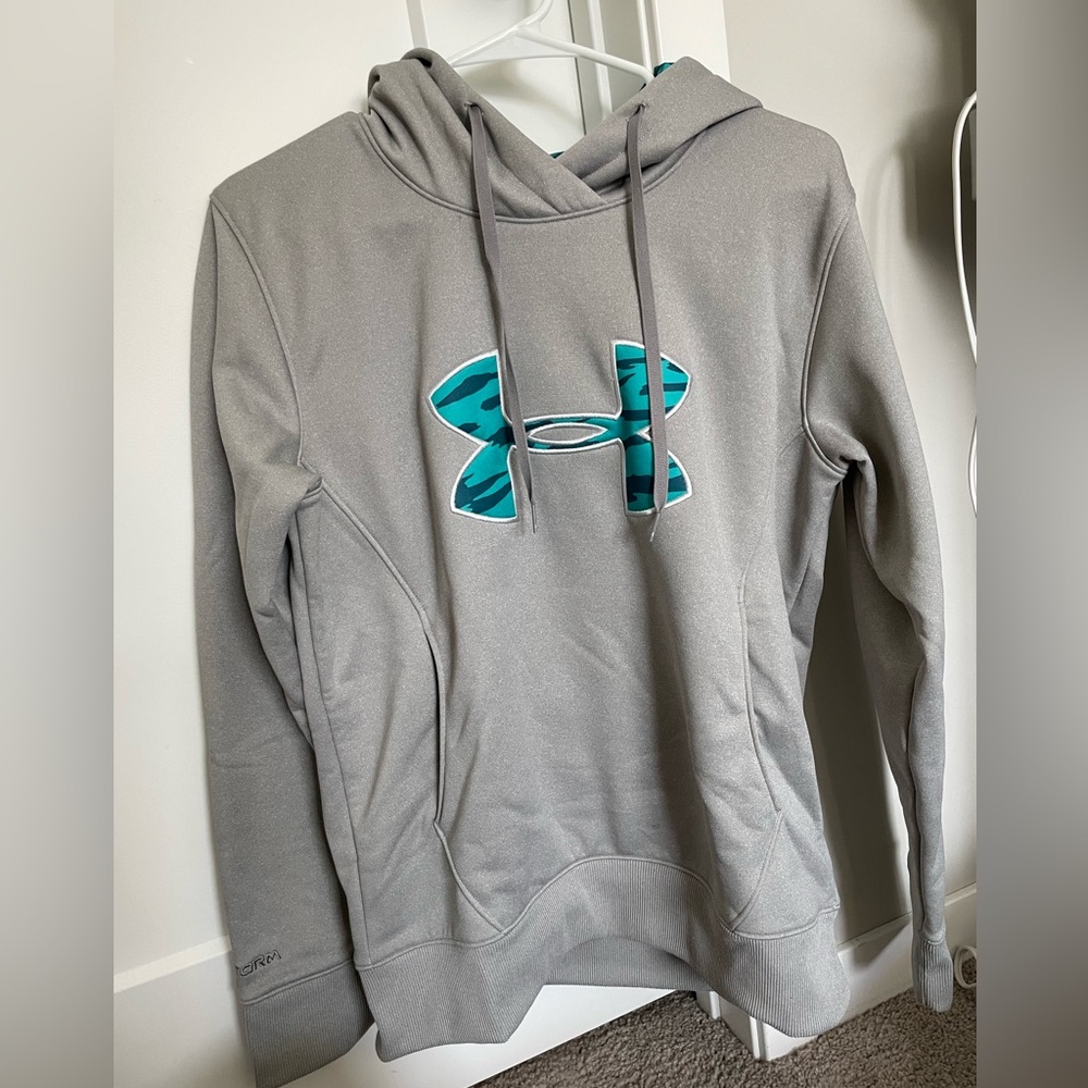 Medium Grey and Teal Patterned Under Armor Fleece Hoodie